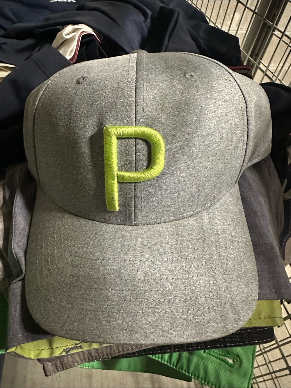 An assortment of Men's Golf Hats Great Condition.